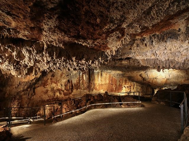 Grottes de Charbonière Lacave